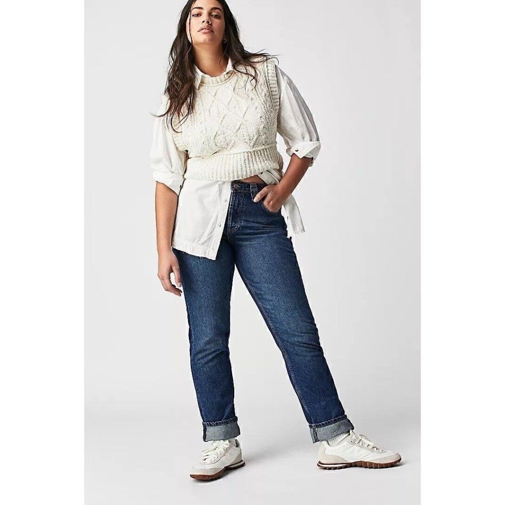 NWT FREE PEOPLE Sz 32 CRVY SIREN LOW RISE STRAIGHT JEANS DARK BLUE